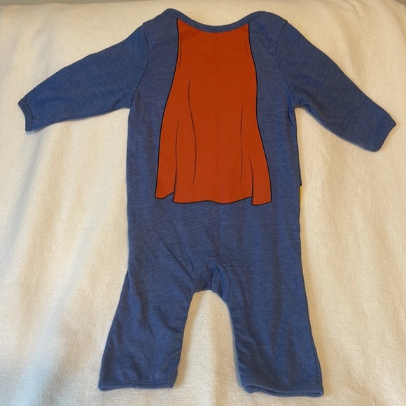 Old Navy Collectibilitees 3-6M Babies Superman Cape Baby Halloween 1 pc. NEW - Picture 2 of 7